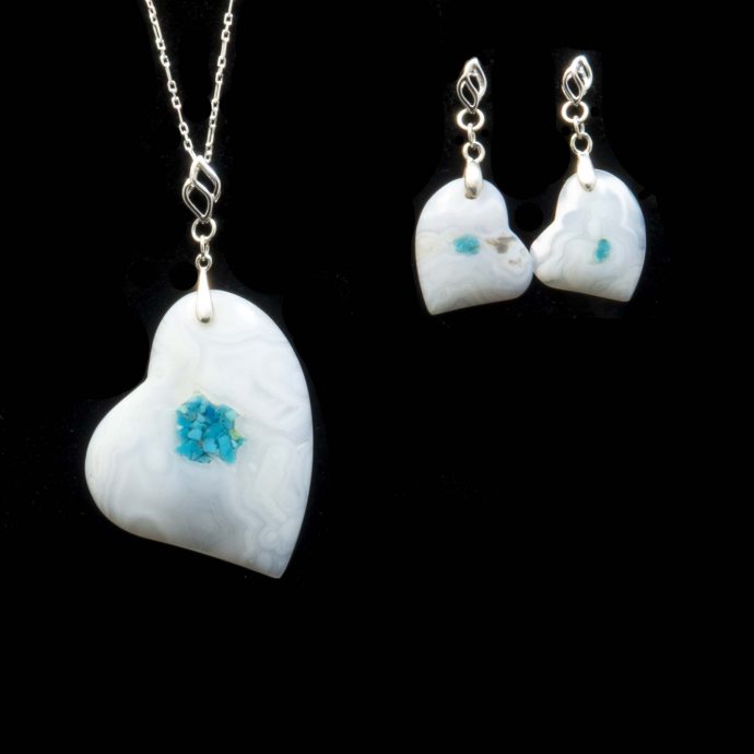 White Lacy Agate Tipsy Heart Set